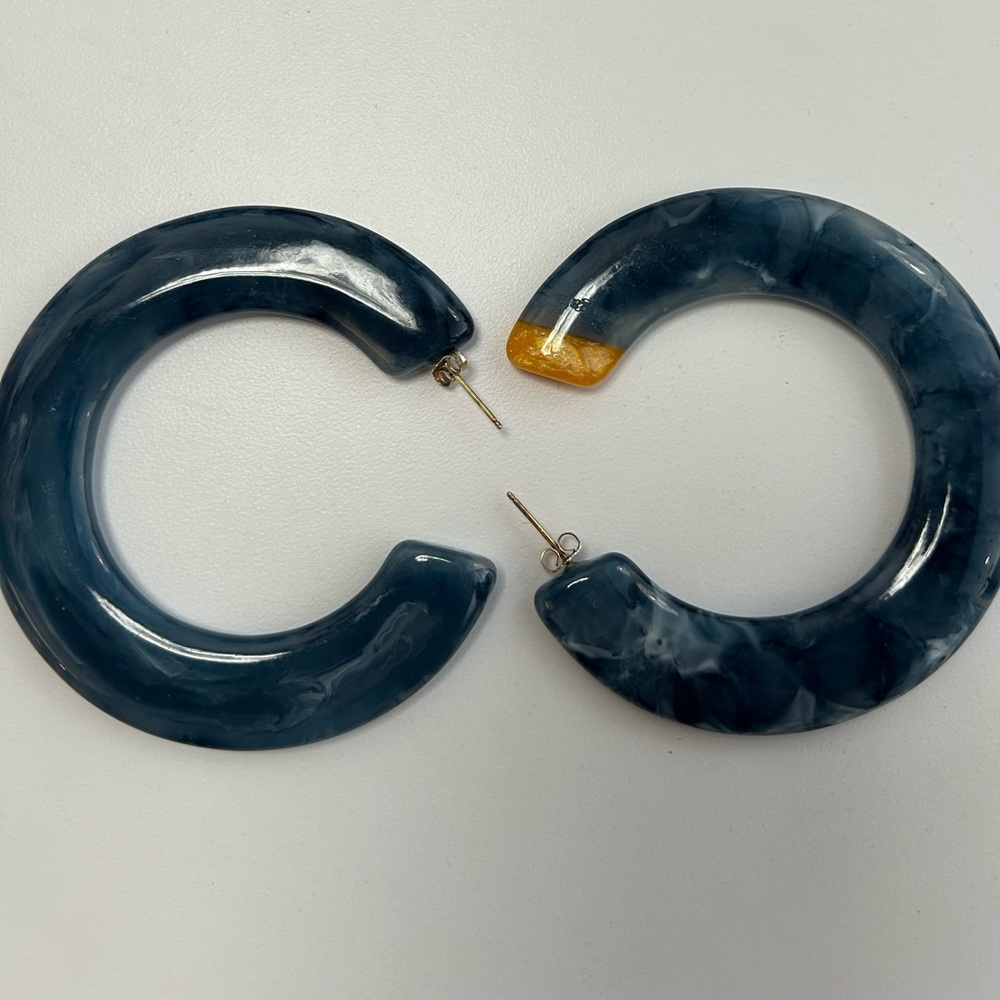 Cult Gaia hoop earrings - blue - Picture 2 of 4